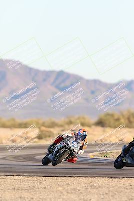 media/Dec-07-2025-CVMA (Sun) [[3e7d2de5dc]]/Race 18-Formula Twins-Formula 40 UL/